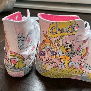 Women's converse all star high tops. Size 7